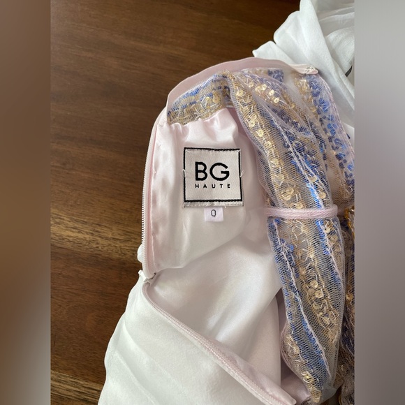 Formal dress - Picture 3 of 5